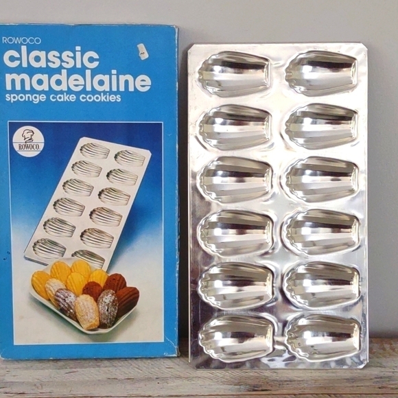 Wilton Rowoco Madelaine Sponge Cake Cookies Baking Pan - Picture 1 of 12